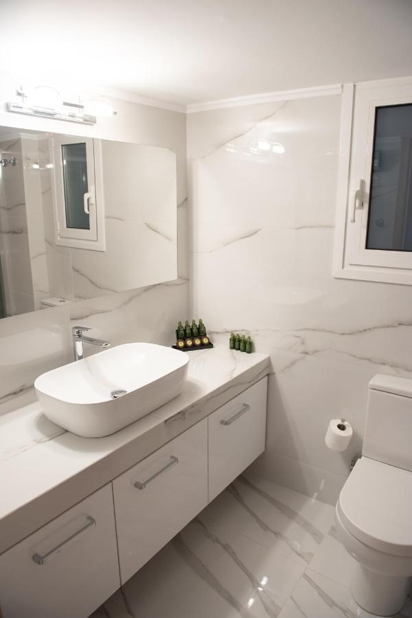 Newly Renovated Flat 500M From Subway Station Lägenhet Aten Exteriör bild