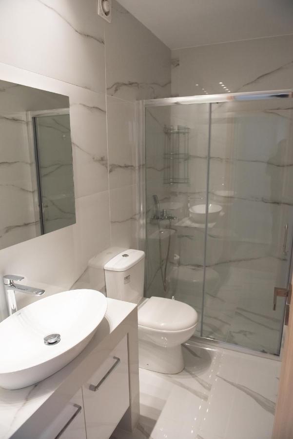 Newly Renovated Flat 500M From Subway Station Lägenhet Aten Exteriör bild